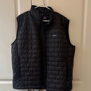Patagonia Men's Dark Quilted Vest